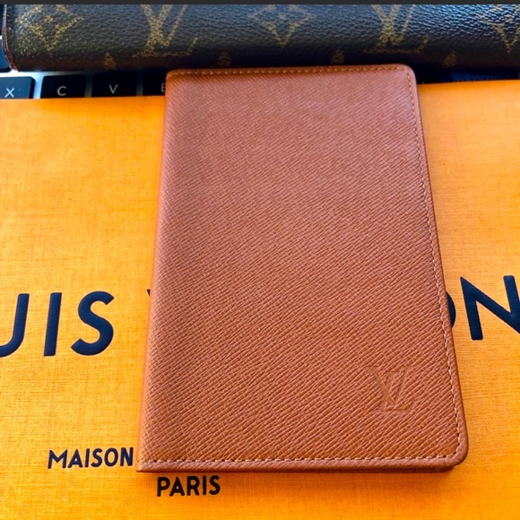 Louis Vuitton Other - Louis Vuitton Brown Leather LV Logo ID Card Holder Case